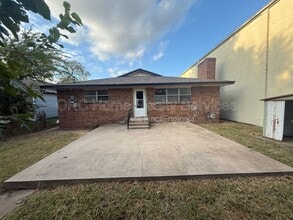 118 SW 1st St in Moore, OK - Building Photo - Building Photo