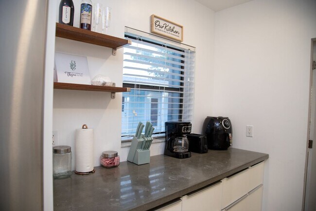 916 W Drew St in Lantana, FL - Building Photo - Building Photo