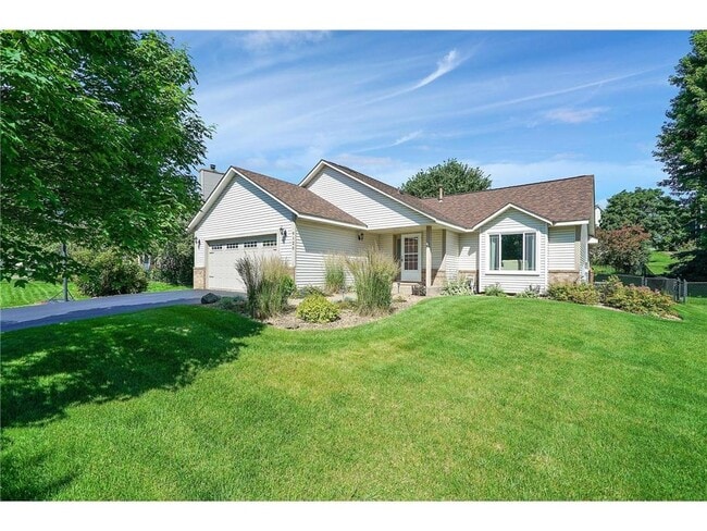 9120 Sierra Rd in Woodbury, MN - Building Photo - Building Photo
