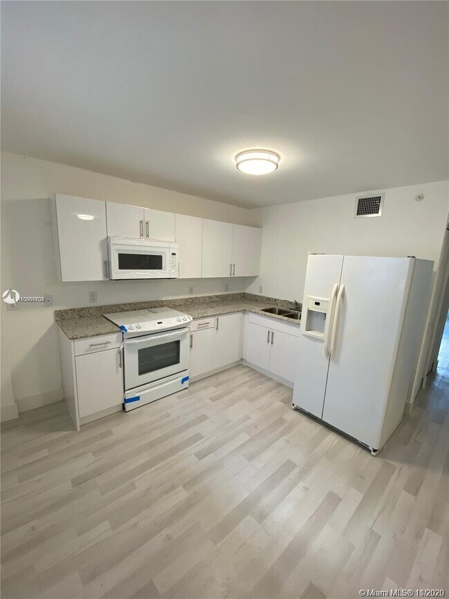 1029 NW 3rd St in Miami, FL - Building Photo - Building Photo