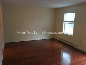 411 Old County Rd, Unit Apt. 8 in Hampden, ME - Building Photo - Building Photo