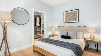 4705 Whitsett Ave, Unit 104 in Studio City, CA - Building Photo