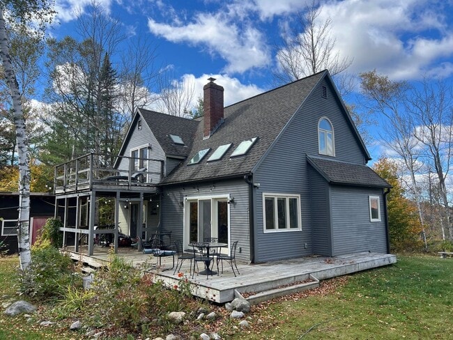 property at 3035 S Lincoln Rd