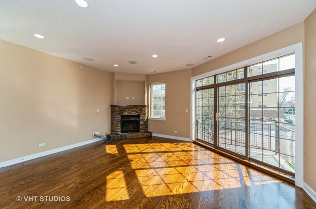 7932 W Grand Ave in Elmwood Park, IL - Building Photo - Building Photo