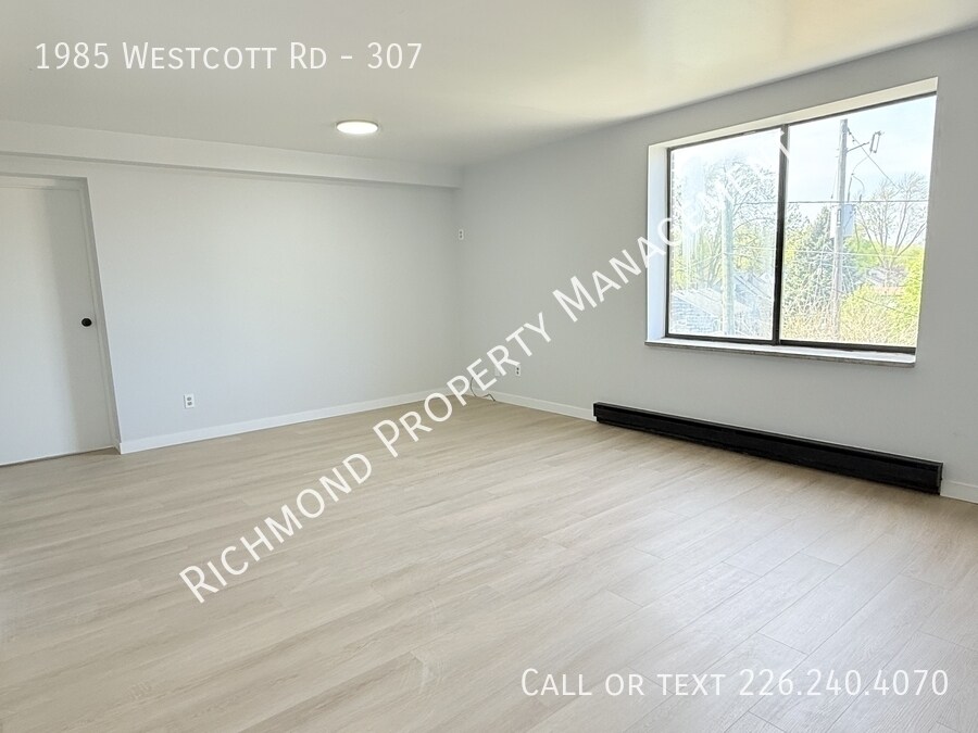 1985 Westcott Rd in Windsor, ON - Building Photo