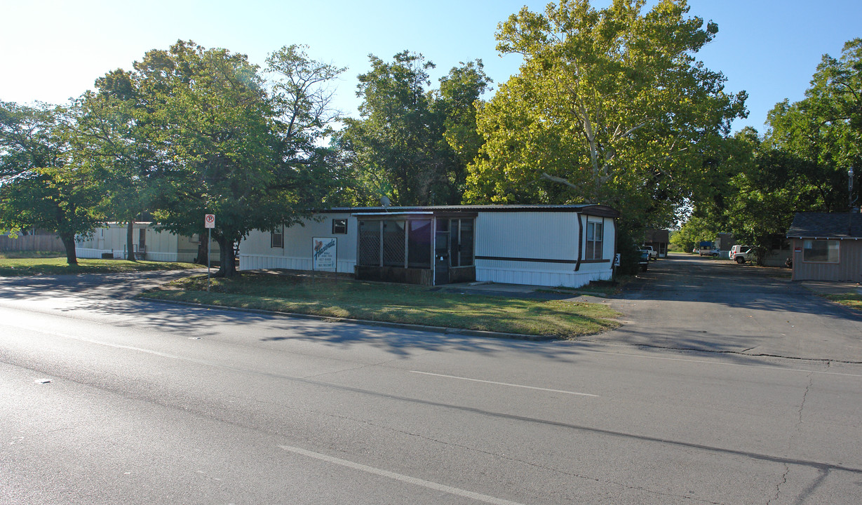 Hacienda Mobile Home Park in Fort Worth, TX - Building Photo