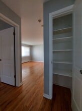 320 Beach Ave, Unit First floor 2 bed, 1 bath in La Grange Park, IL - Building Photo - Building Photo