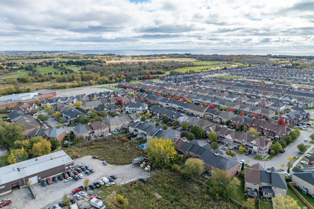 67 Keywood St in Ajax, ON - Building Photo