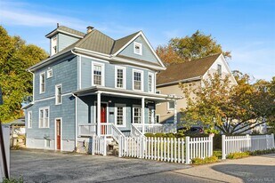 7 Emerson Pl in Cortlandt, NY - Building Photo