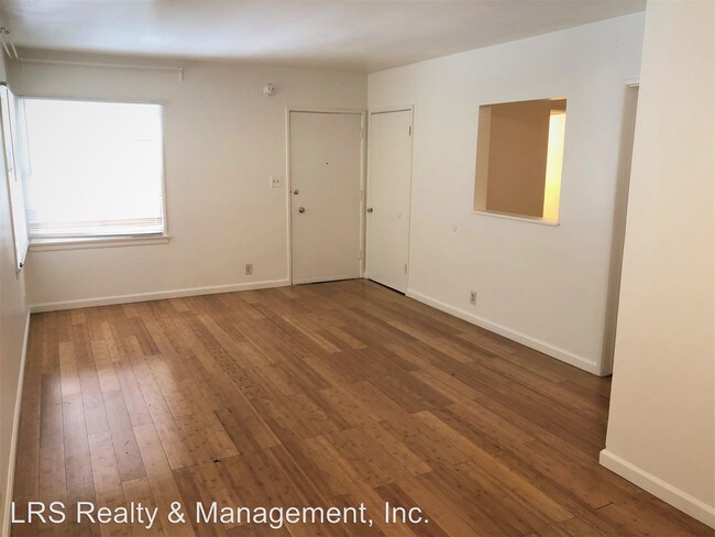 11047 Hesby St in Los Angeles, CA - Building Photo - Building Photo