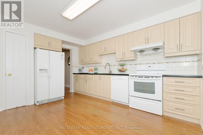 57 Gypsy Roseway in Toronto, ON - Building Photo - Building Photo