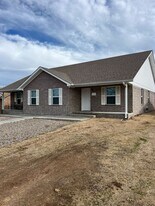 121-123 Alyene Dr in Stilwell, OK - Building Photo