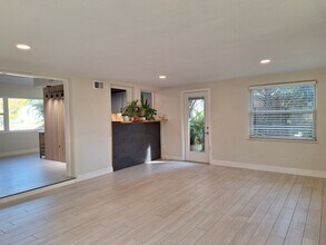 1304 Palmetto St in New Smyrna Beach, FL - Building Photo - Building Photo