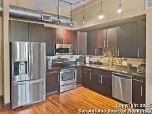 831 S Flores St in San Antonio, TX - Building Photo - Building Photo