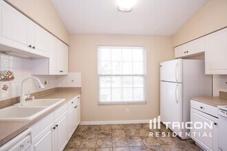 607 Sweetleaf Dr in Brandon, FL - Building Photo - Building Photo