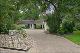 1300 Pasaguarda Dr in Austin, TX - Building Photo - Building Photo