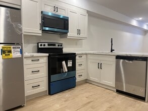 153 Mary St in Barrie, ON - Building Photo - Building Photo