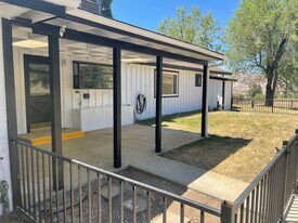 19510 Banducci Rd in Tehachapi, CA - Building Photo