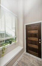 1539 Rustling Creek Dr in Missouri City, TX - Foto de edificio - Building Photo