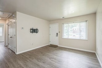 1106 Vinson St in Oxon Hill, MD - Building Photo - Building Photo