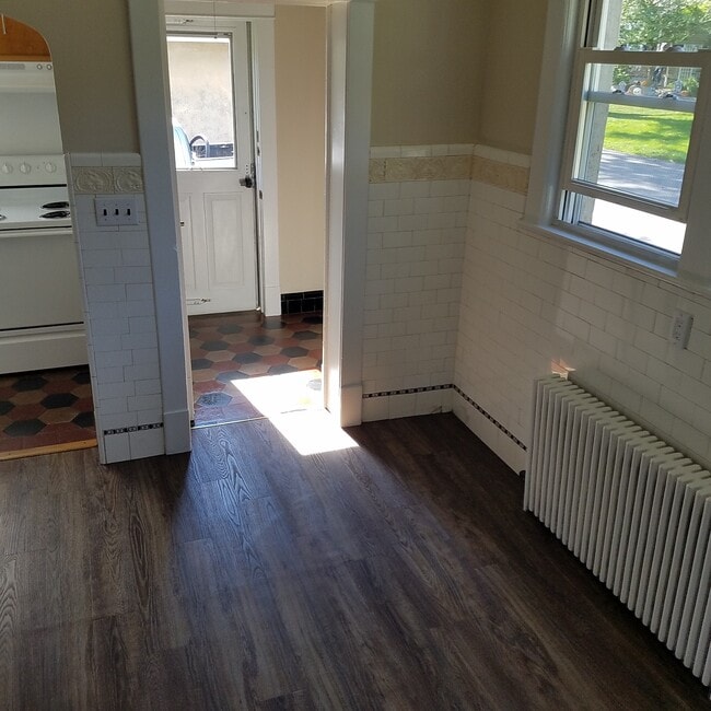 108 Paris Ave, Unit First Floor in Northvale, NJ - Building Photo - Building Photo