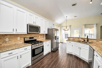 25403 Elm Green St in Spring, TX - Building Photo - Building Photo
