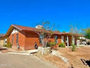 13373 Greendale in El Paso, TX - Building Photo - Building Photo