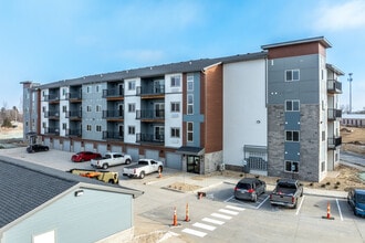 The Jade on Tremont in Davenport, IA - Foto de edificio - Building Photo