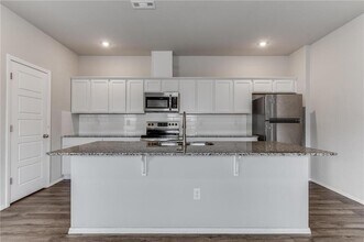 923 S Nighthawk Ln in Fayetteville, AR - Building Photo - Building Photo