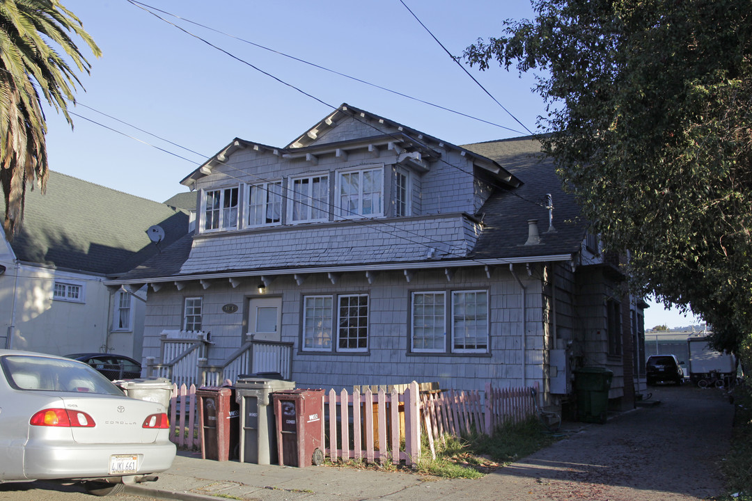 3006 E 17th St in Oakland, CA - Building Photo