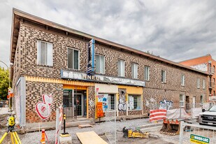 4131 Saint-Antoine Rue O in Montréal, QC - Building Photo