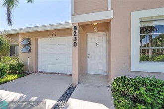 8230 Springtree Rd in Boca Raton, FL - Foto de edificio - Building Photo