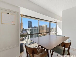1750 Kalakaua Ave in Honolulu, HI - Building Photo - Building Photo
