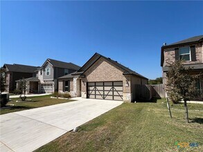 1320 Adam Ln in Belton, TX - Building Photo - Building Photo