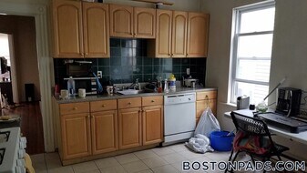 34 Darling St, Unit 2 in Roxbury Crossing, MA - Building Photo