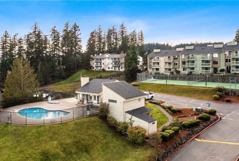 1710 W Sunn Fjord Ln in Bremerton, WA - Building Photo