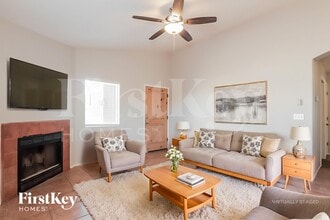 3392 W Vía Campana De Oro in Tucson, AZ - Building Photo - Building Photo