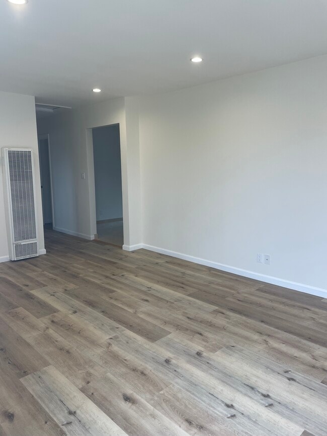 526 Ponoma St, Unit 526 in Port Hueneme, CA - Building Photo - Building Photo