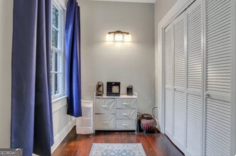 112 W Henry St, Unit Henry Street Upstairs in Savannah, GA - Building Photo - Building Photo