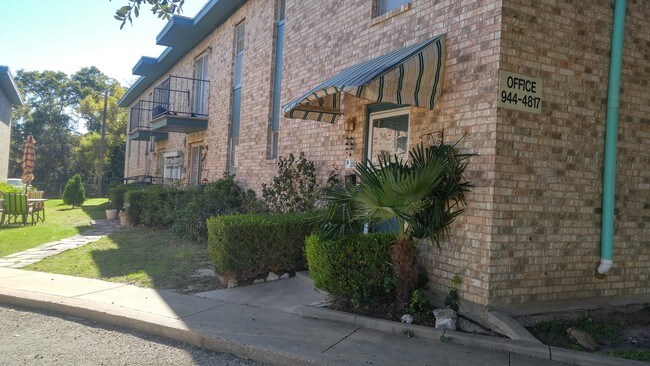 Rosewood Park Apartments UP in San Angelo, TX - Building Photo - Building Photo