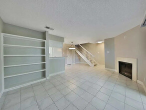 2120 El Paseo St, Unit 2902 in Houston, TX - Building Photo - Building Photo