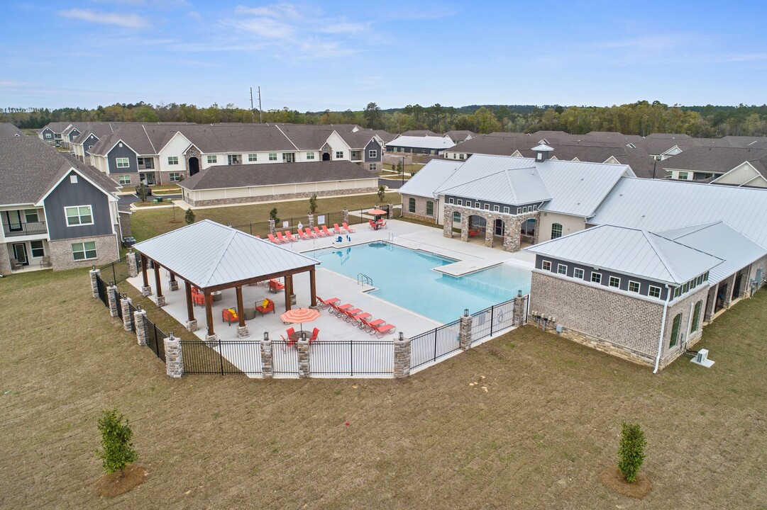 Lakeside at Southwood in Tallahassee, FL - Building Photo