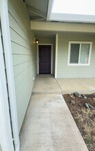 1047 W Ellendale Ave in Dallas, OR - Building Photo - Building Photo