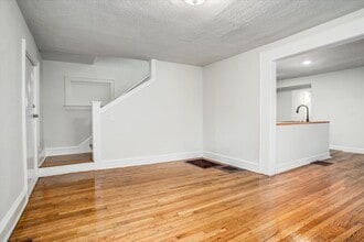 3817 S Benton Ave in Kansas City, MO - Building Photo - Building Photo