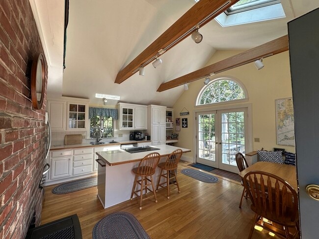 12 Pearl St in Mattapoisett, MA - Building Photo - Building Photo