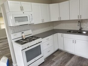 21901 Sloman St in Oak Park, MI - Building Photo - Building Photo