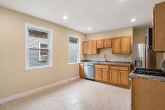 570 Washington St in Boston, MA - Building Photo - Building Photo