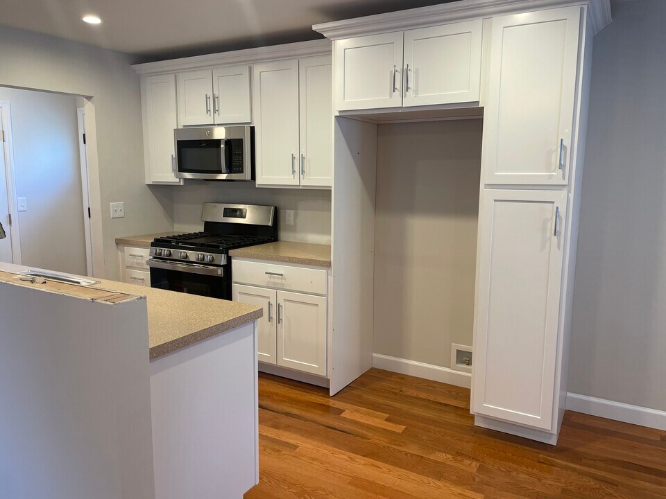33 Carlton St S, Unit 1 in Edison, NJ - Building Photo