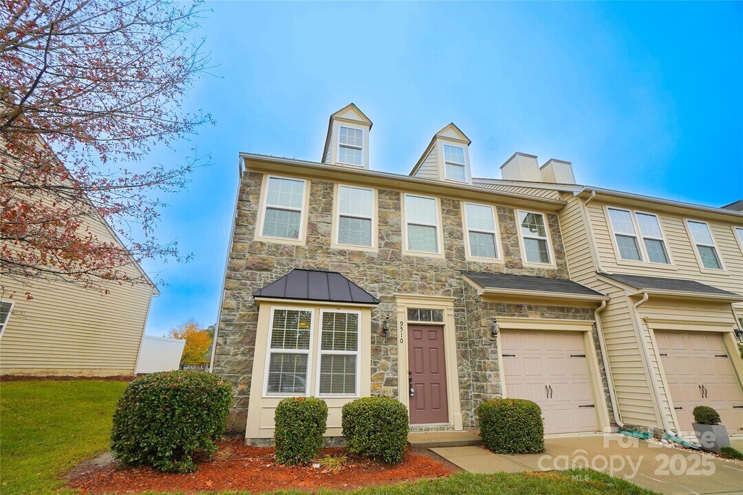 9510 Birkwood Ct in Charlotte, NC - Building Photo