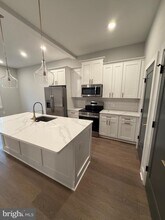 581 Jamestown Ave. in Philadelphia, PA - Building Photo - Building Photo